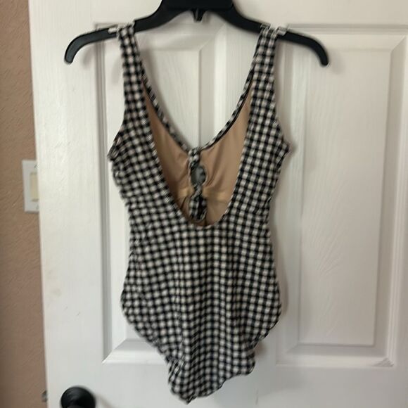 One piece swimsuit - Picture 2 of 2